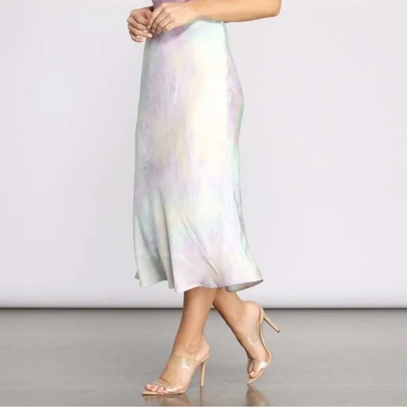NWT Altar’d State Double Lined Tie Dye Satin Midi Skirt in Rainbow Multi Size XS - Picture 1 of 11